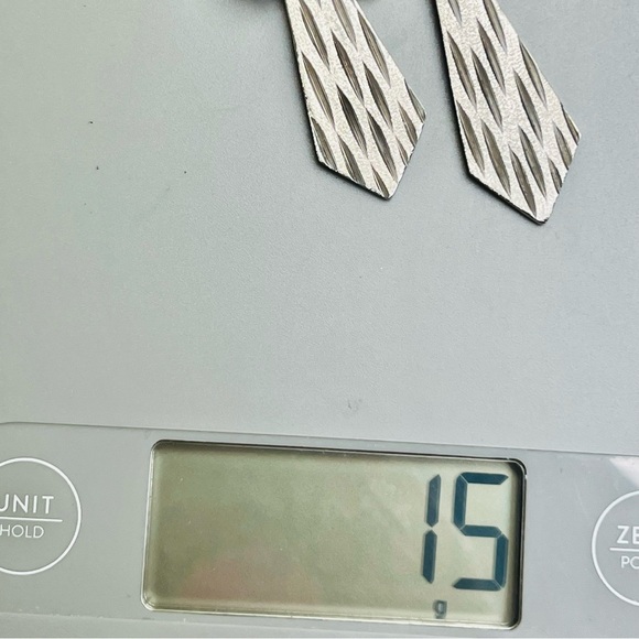 925 Sterling Dangle Earrings with Scallops to reflect light for maximum sparkle - Picture 5 of 7